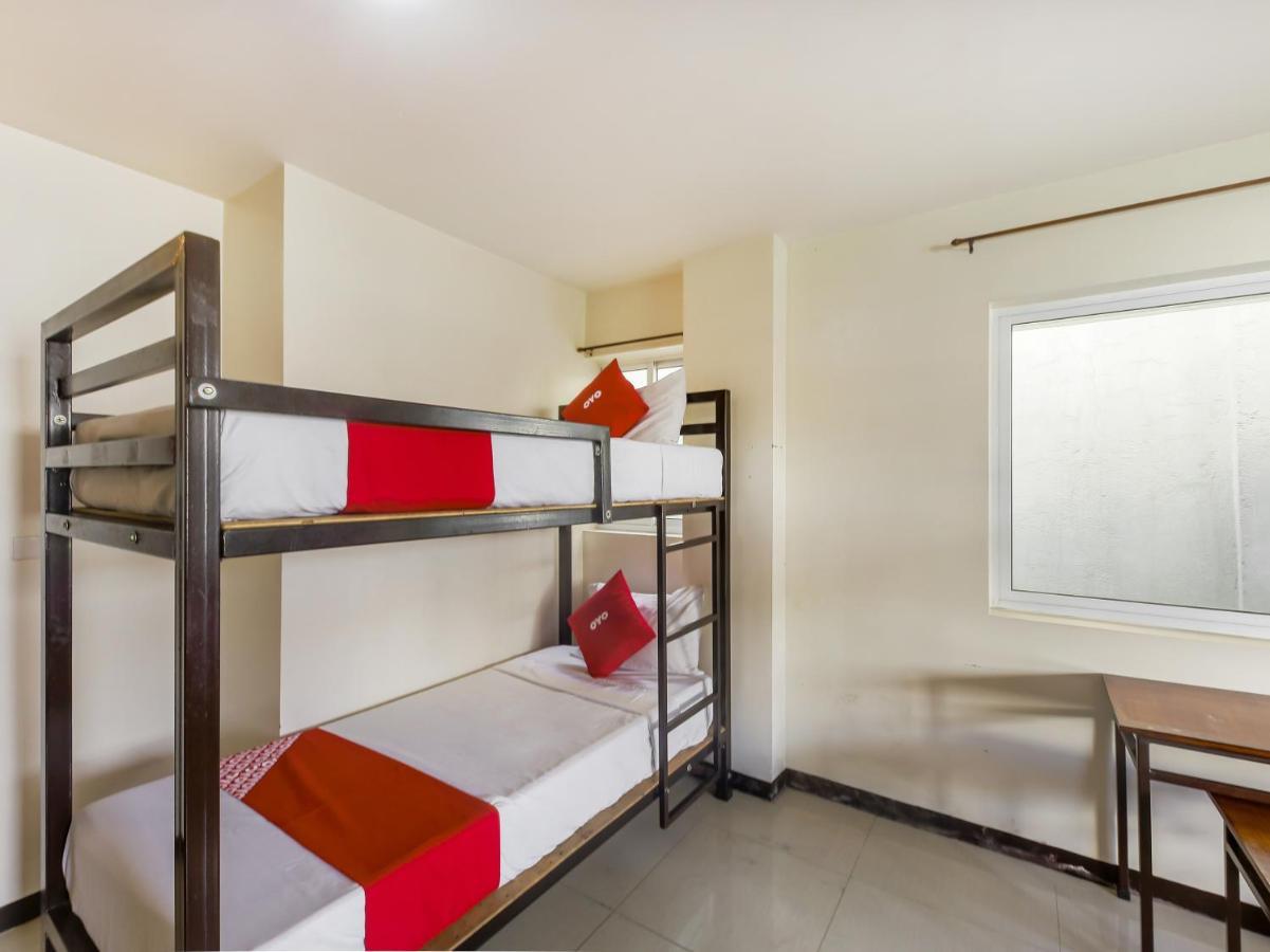 Oyo 842 City Smiles Apartelle San Juan  Exterior photo